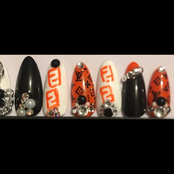 🍊 Orange deelite Press on Nails - Picture 3 of 5